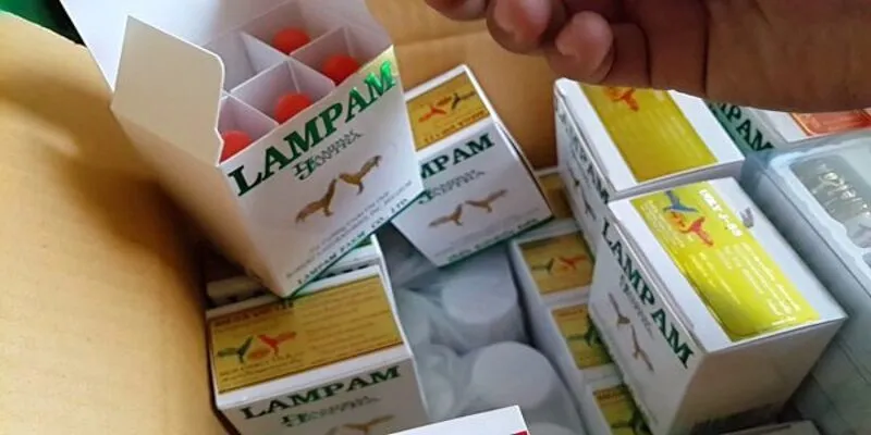 Cách xử lý gà bị kén mép bằng thuốc